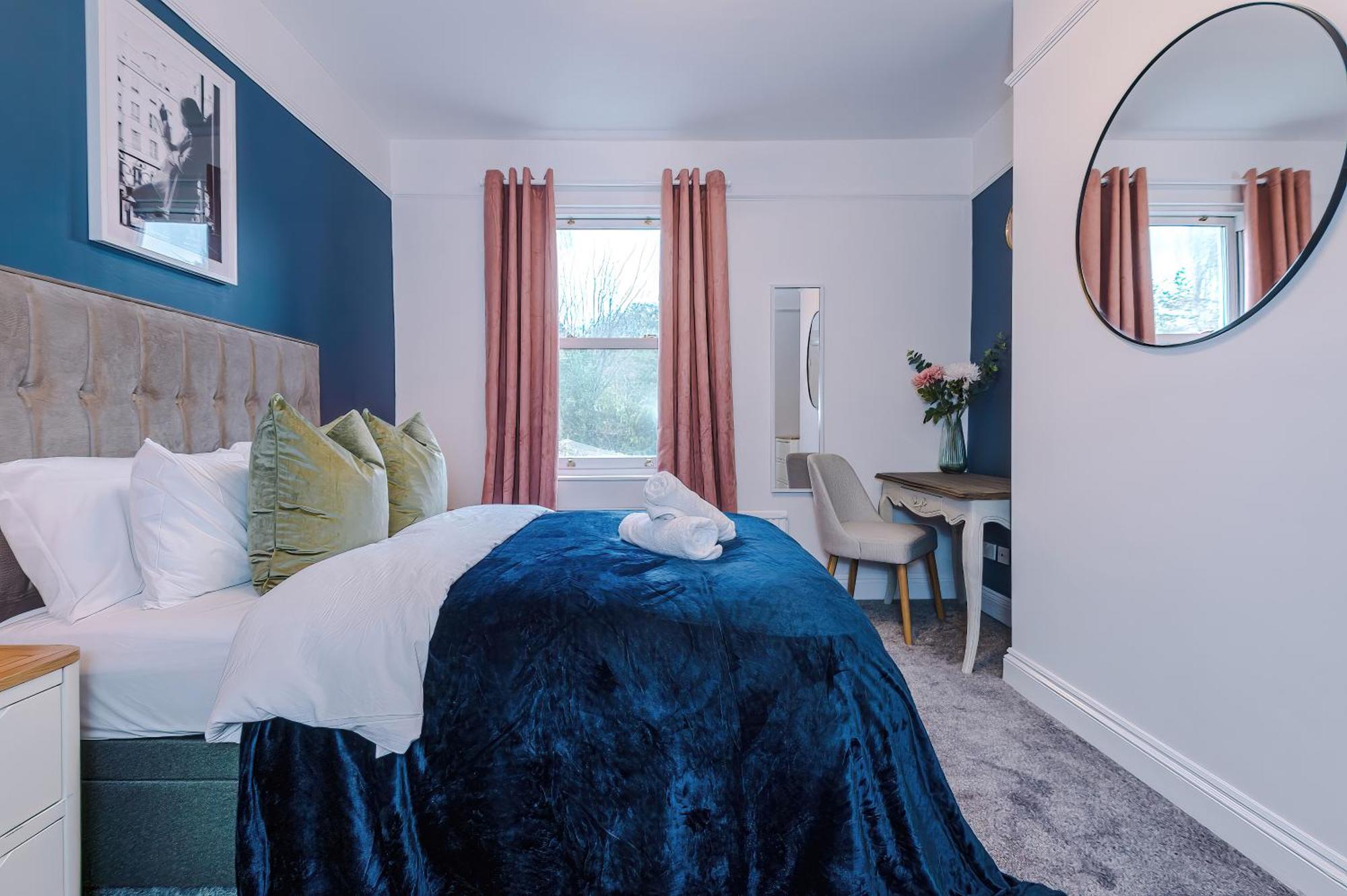 Incredible - Five Bedroom - 7 Actual Beds - 6 Bathroom House By Purestay - Central Bath With Parking Bagian luar foto
