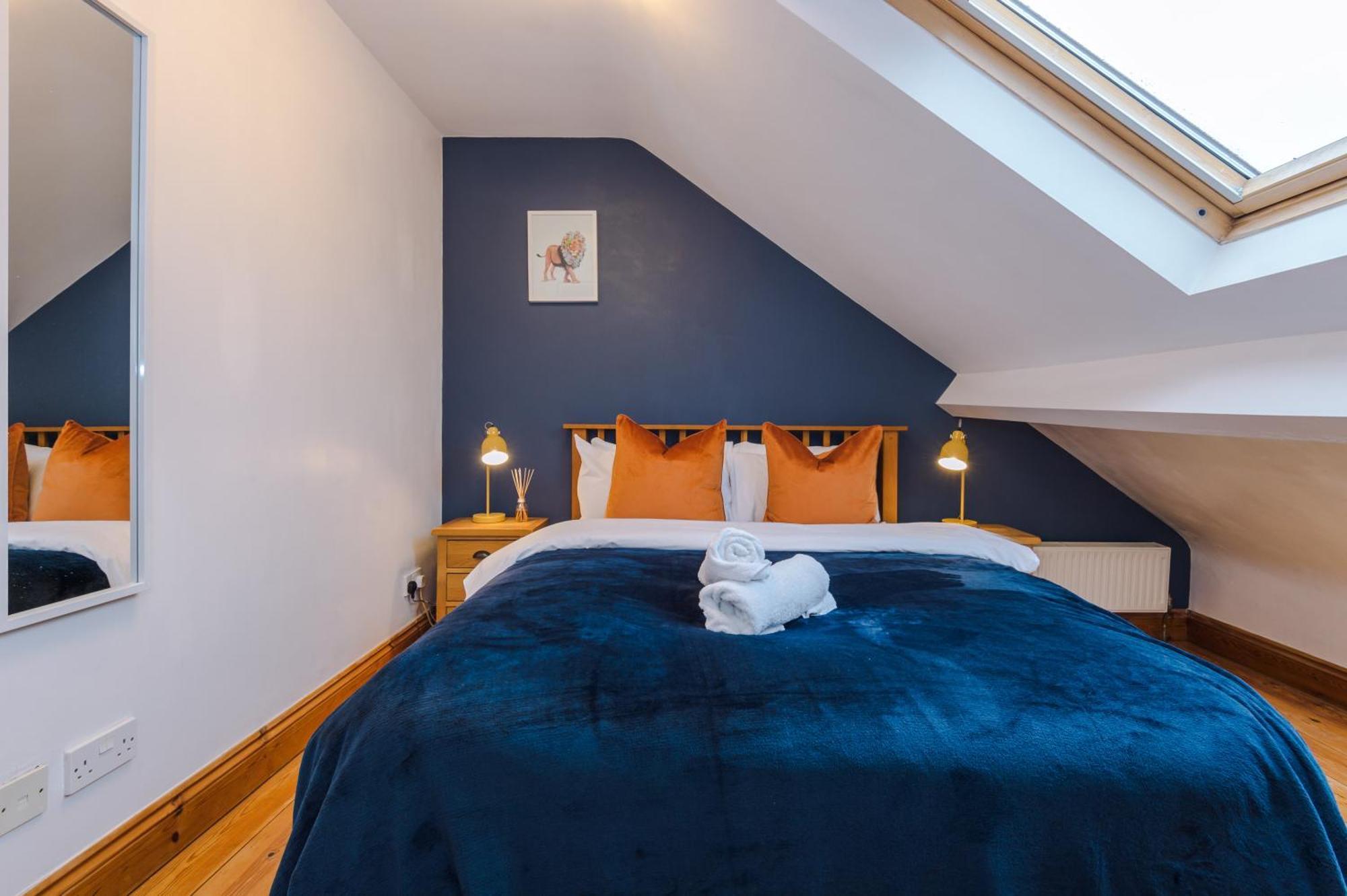Incredible - Five Bedroom - 7 Actual Beds - 6 Bathroom House By Purestay - Central Bath With Parking Bagian luar foto