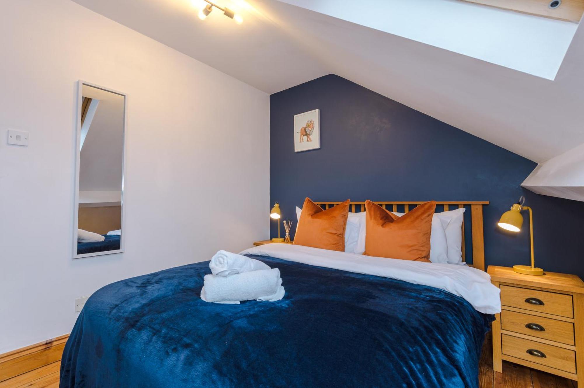 Incredible - Five Bedroom - 7 Actual Beds - 6 Bathroom House By Purestay - Central Bath With Parking Bagian luar foto