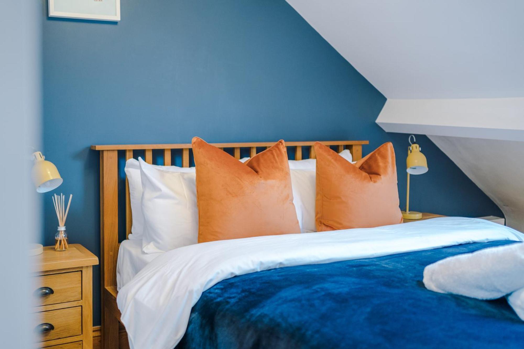 Incredible - Five Bedroom - 7 Actual Beds - 6 Bathroom House By Purestay - Central Bath With Parking Bagian luar foto