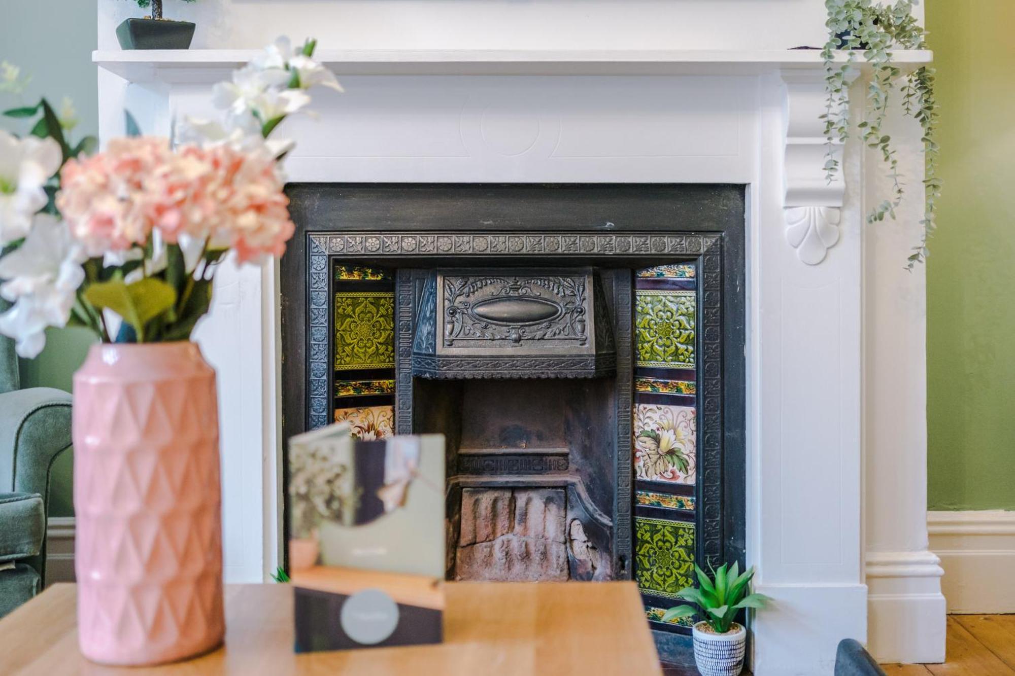 Incredible - Five Bedroom - 7 Actual Beds - 6 Bathroom House By Purestay - Central Bath With Parking Bagian luar foto