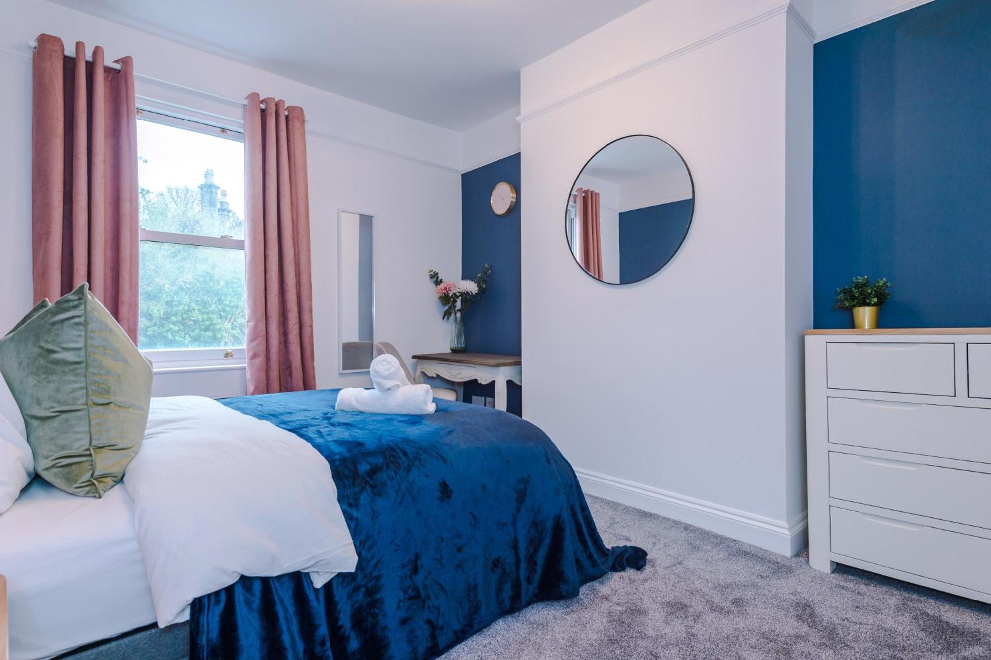 Incredible - Five Bedroom - 7 Actual Beds - 6 Bathroom House By Purestay - Central Bath With Parking Bagian luar foto