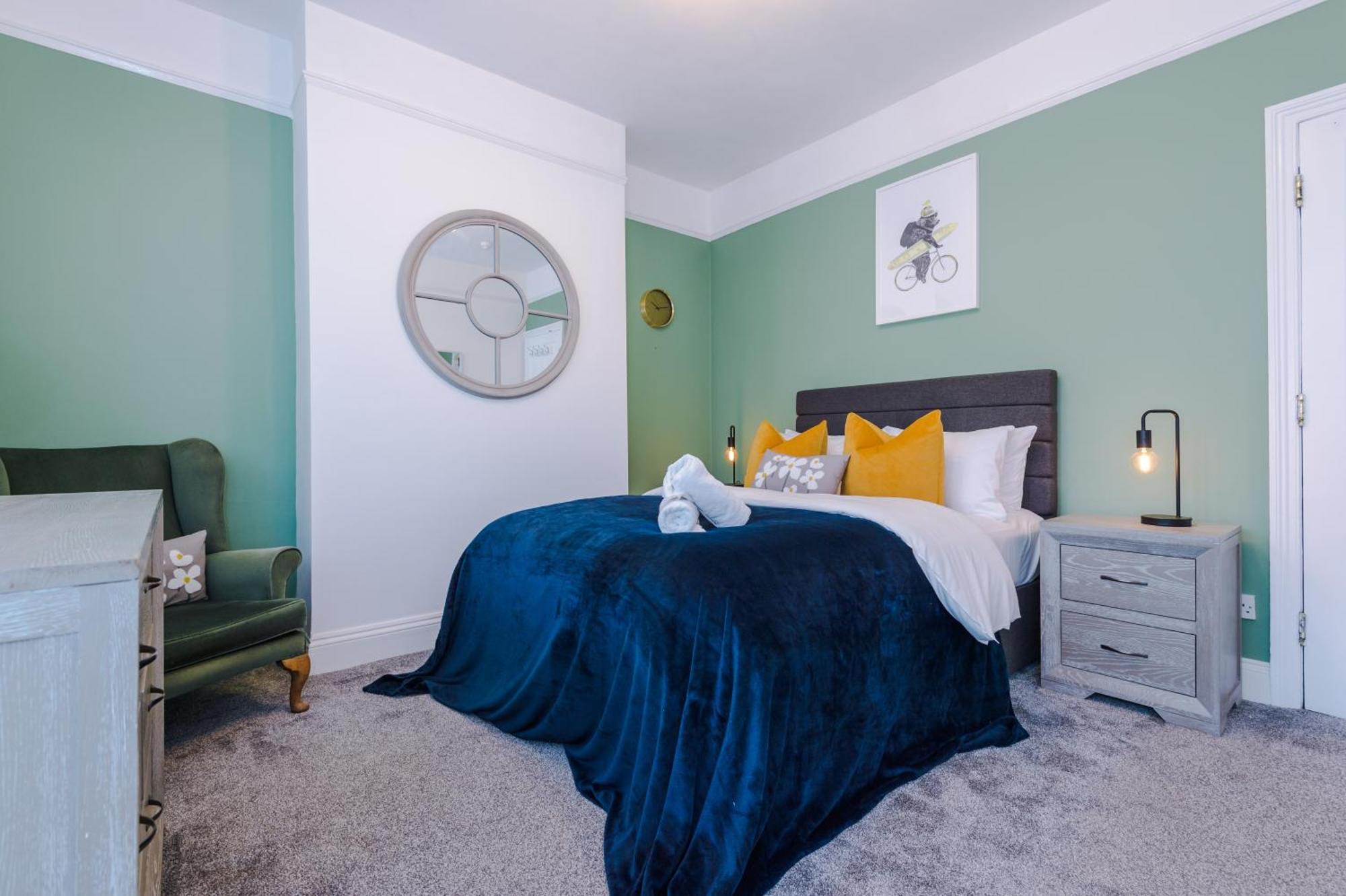 Incredible - Five Bedroom - 7 Actual Beds - 6 Bathroom House By Purestay - Central Bath With Parking Bagian luar foto