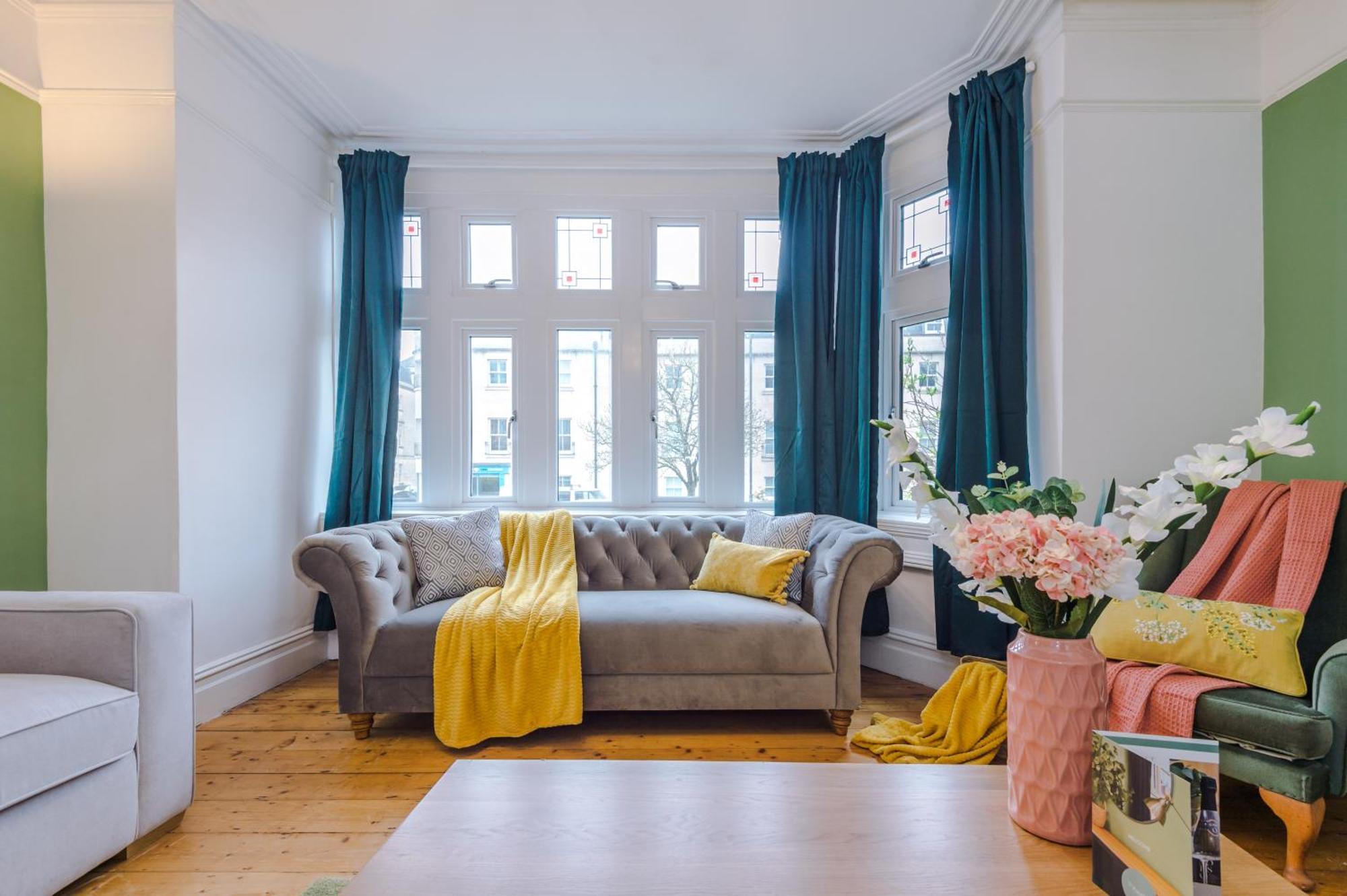 Incredible - Five Bedroom - 7 Actual Beds - 6 Bathroom House By Purestay - Central Bath With Parking Bagian luar foto