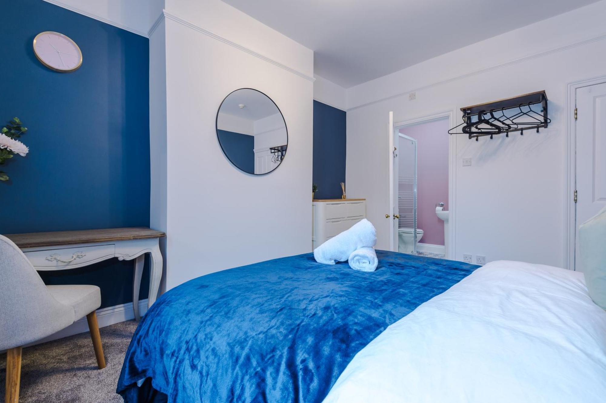 Incredible - Five Bedroom - 7 Actual Beds - 6 Bathroom House By Purestay - Central Bath With Parking Bagian luar foto