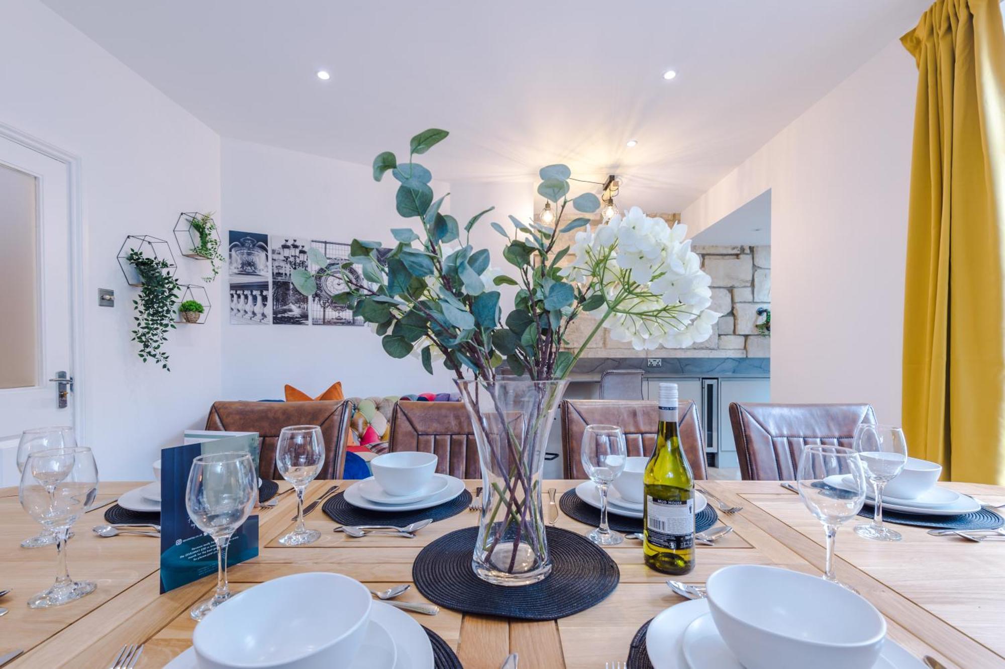 Incredible - Five Bedroom - 7 Actual Beds - 6 Bathroom House By Purestay - Central Bath With Parking Bagian luar foto