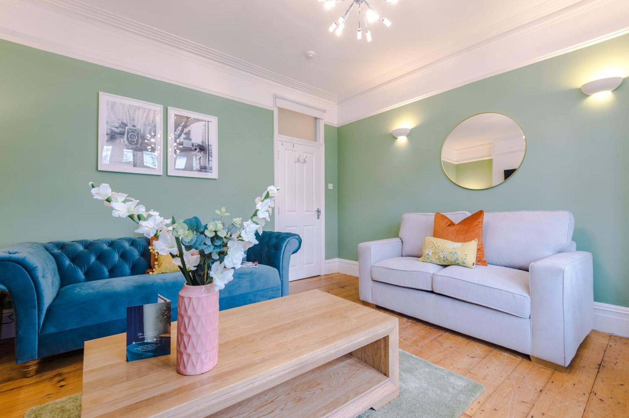 Incredible - Five Bedroom - 7 Actual Beds - 6 Bathroom House By Purestay - Central Bath With Parking Bagian luar foto